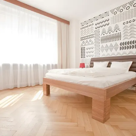Lannova Park Apartment *