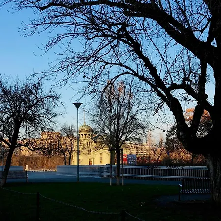 Lannova Park Apartment *